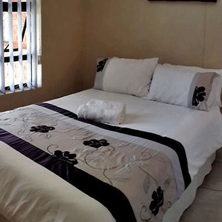 Crystal Rose Lodge Johannesburg Exterior foto