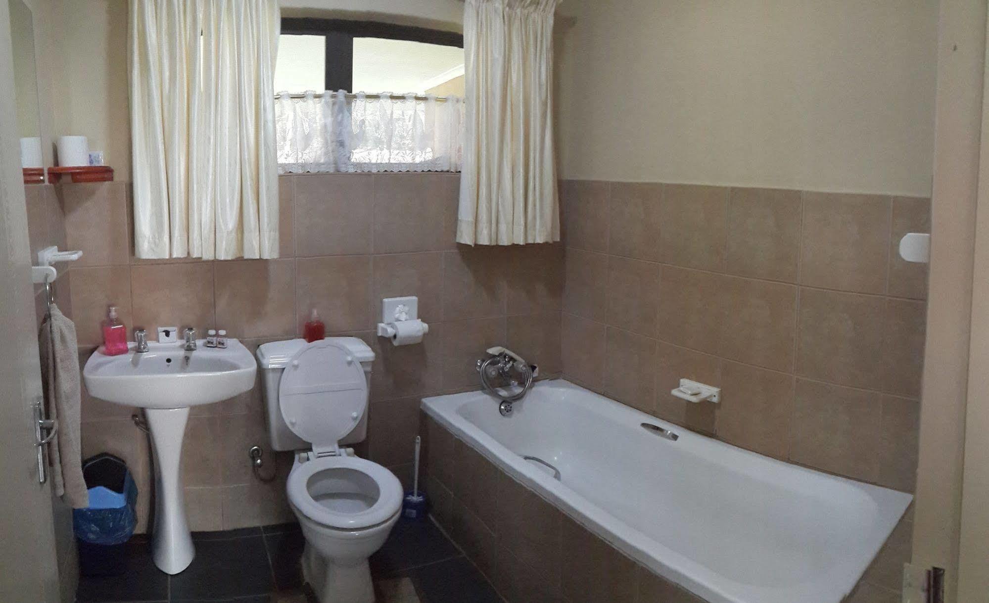 Crystal Rose Lodge Johannesburg Exterior foto