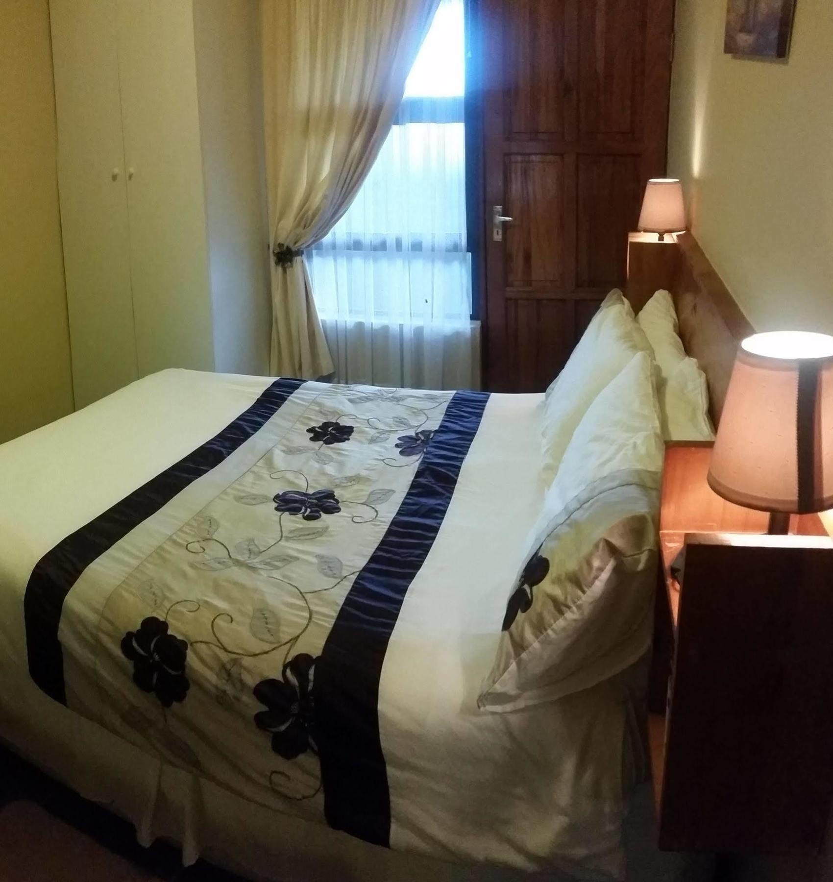 Crystal Rose Lodge Johannesburg Exterior foto