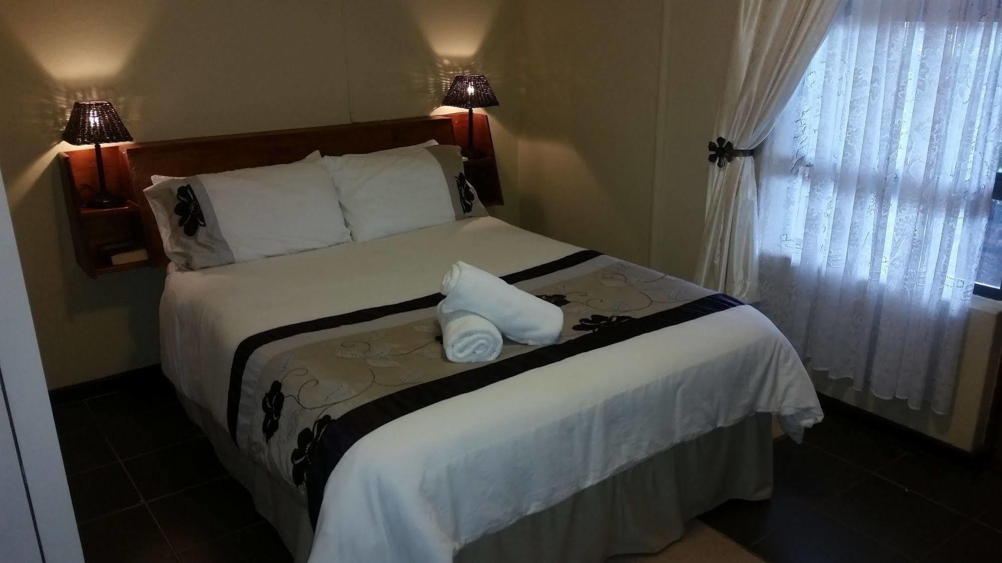 Crystal Rose Lodge Johannesburg Exterior foto